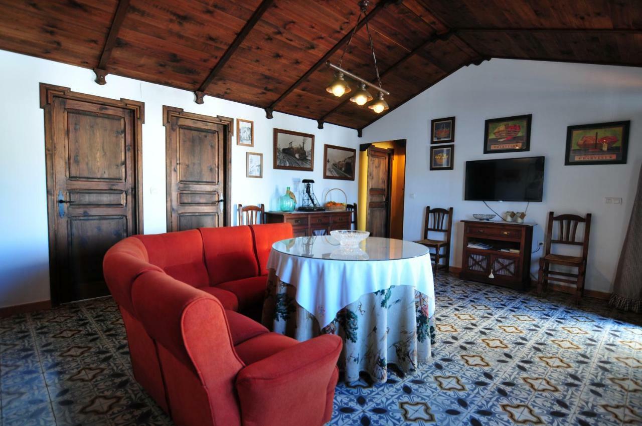 El Romerito Guest House Zalamea la Real Екстериор снимка