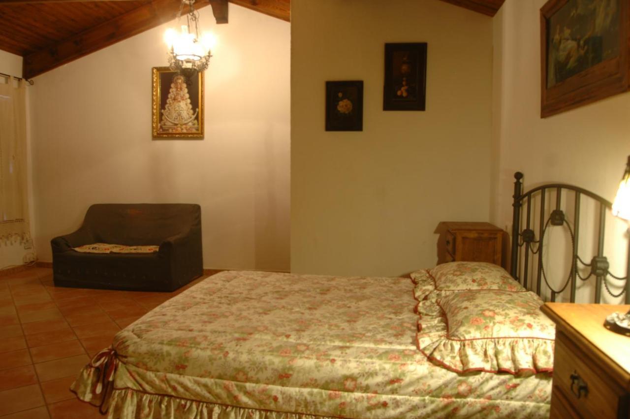 El Romerito Guest House Zalamea la Real Екстериор снимка